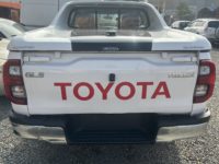 TOYOTA HILUX 2023 - 4